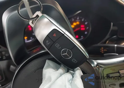 2022 Mercedes-Benz Glc 300 4Matic Suv z USA, uszkodzony, nr VIN W1N0G8EBXNG060427